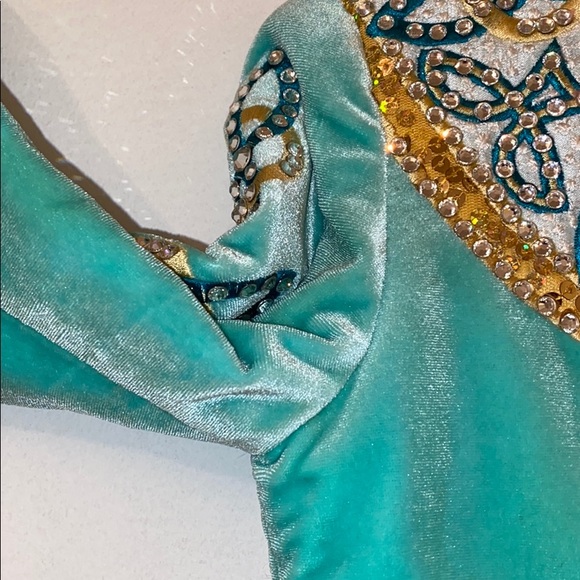 Seafoam green Irish step dress. - Picture 2 of 10